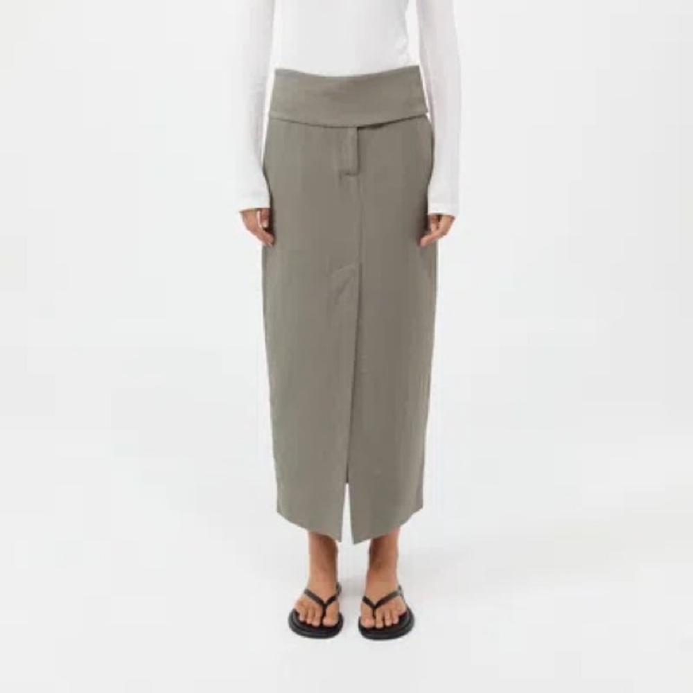 St Agni Wide Waistband Column
Skirt In Smokey Olive